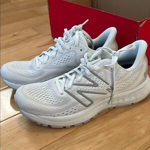 New Balance White Fresh Foam X 880v13 Size 8 Medium NWT